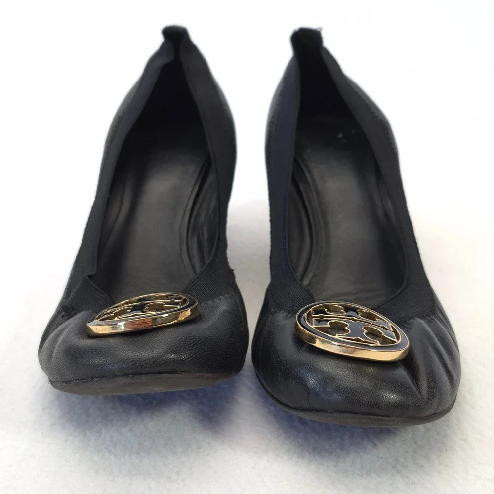 Tory Burch Sally Wedge Black Leather Gold Logo Medallion Pumps Heels 8.5